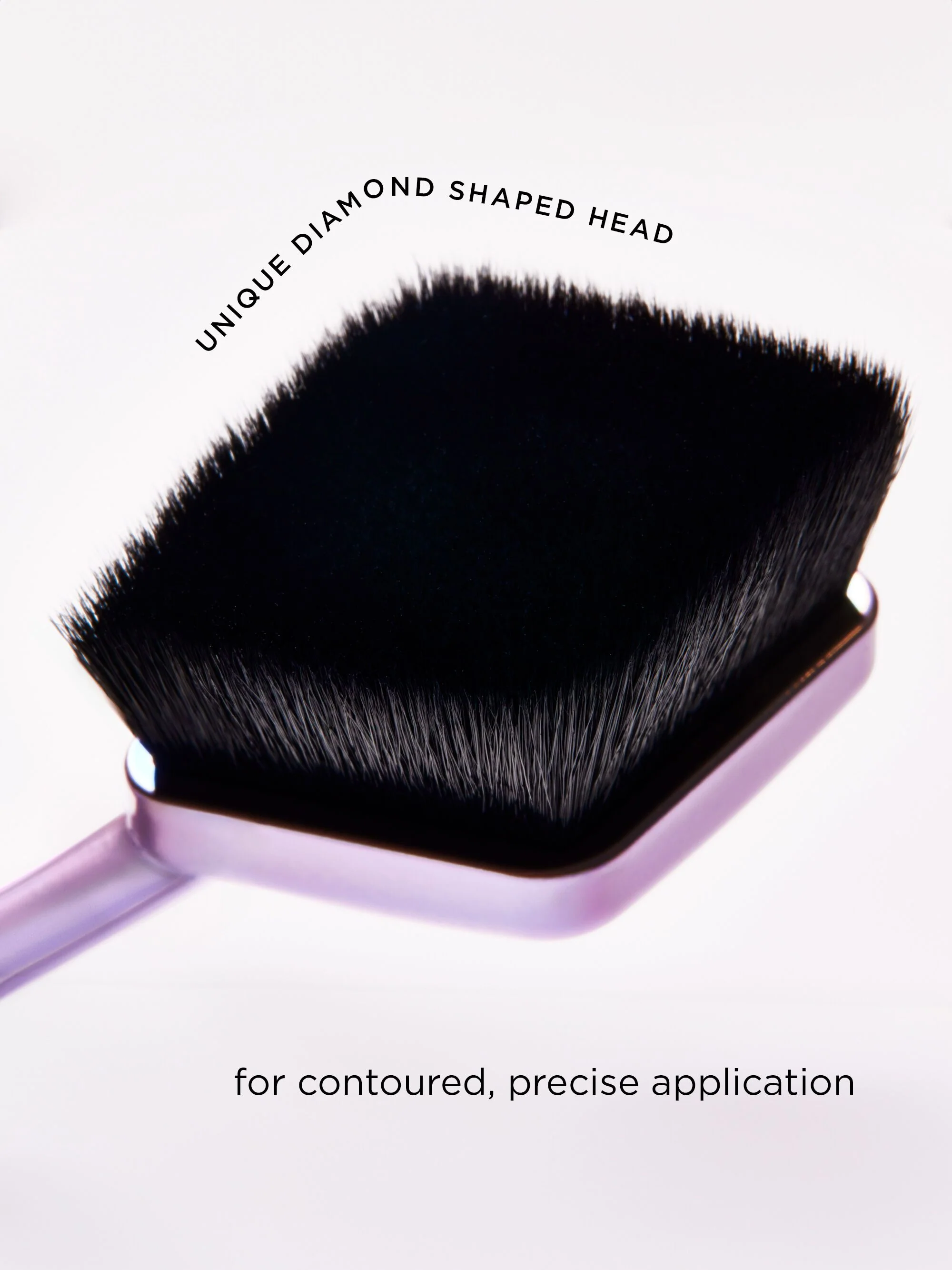 shape tape™ blur concealer brush - Image 4