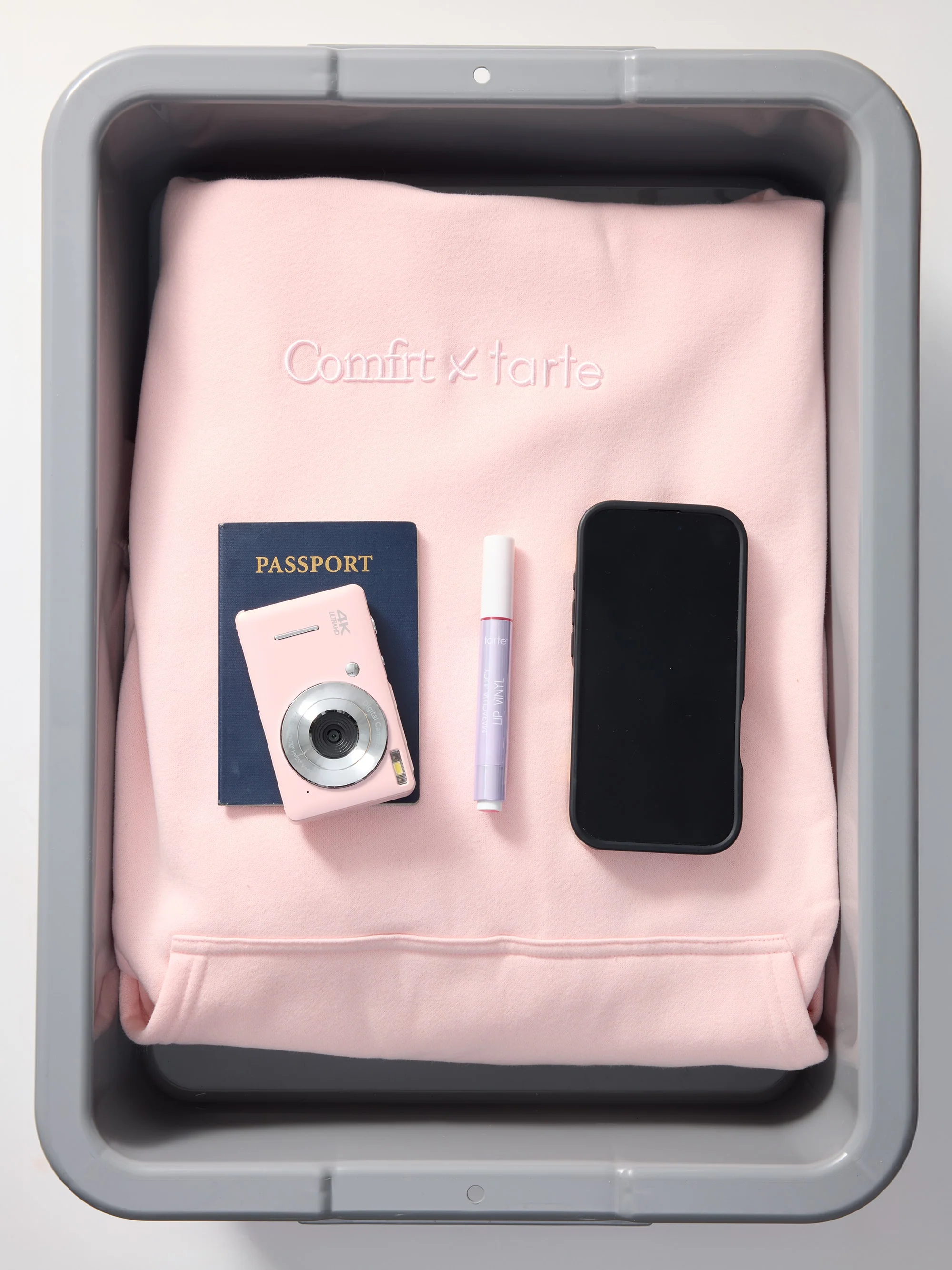 tarte x Comfrt airplane mode travel hoodie - Image 28